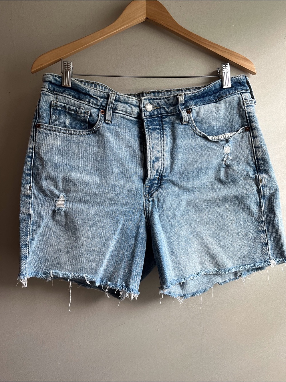 Old Navy Light Blue Distressed Denim Cutoff Shorts - Women